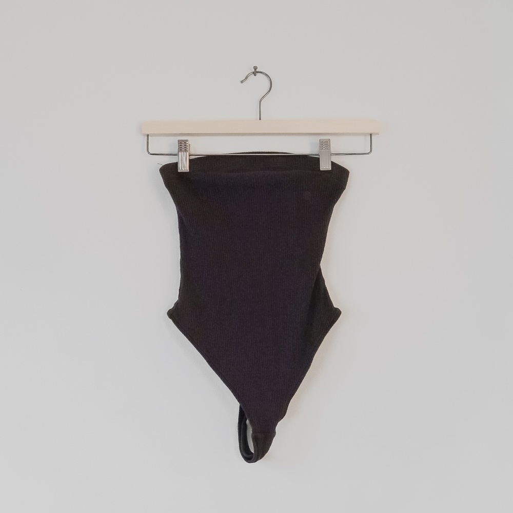 Black Ribbed Strapless Bodysuit